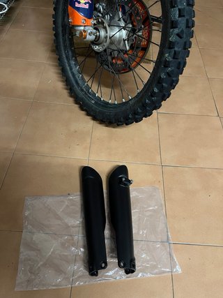 Protectores Horquilla KTM Negro