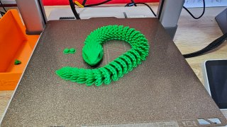 Serpiente articulada 3D verde