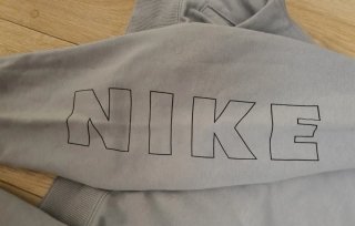 Sudadera Nike gris