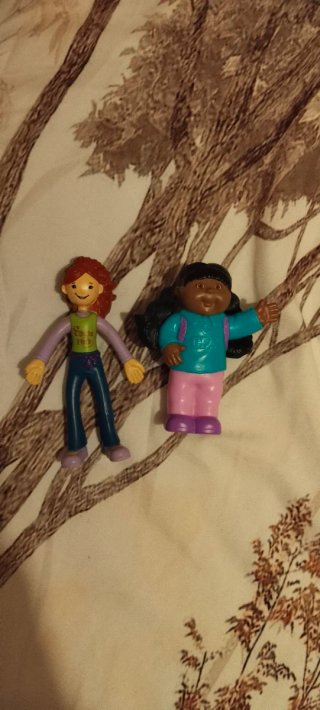 Muñecas 2000s Liza y Crk
