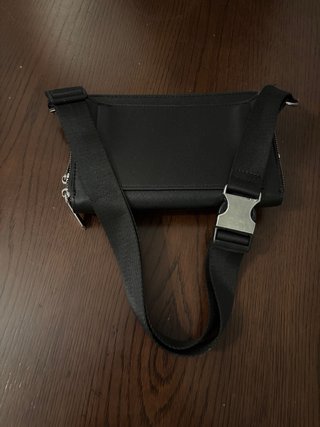 Riñonera Prada Negra