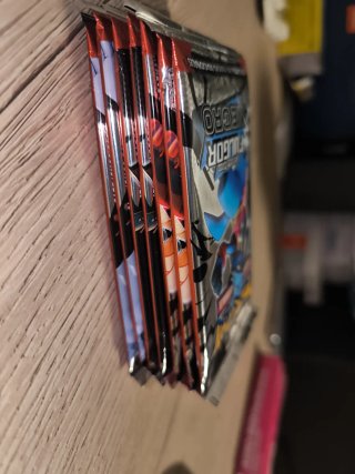 Sobres Pokémon Fulgor Negro y Llama Blanca
