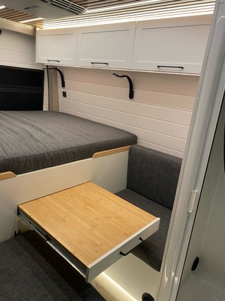 Camperización de furgonetas, instalación acceacces