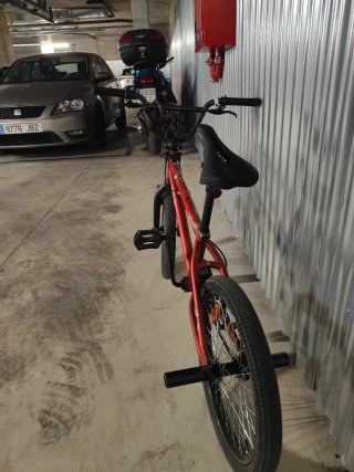 Bicicleta BMX Btwin X-Up Roja