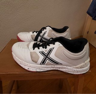 Zapatillas Munich Blancas y Negras