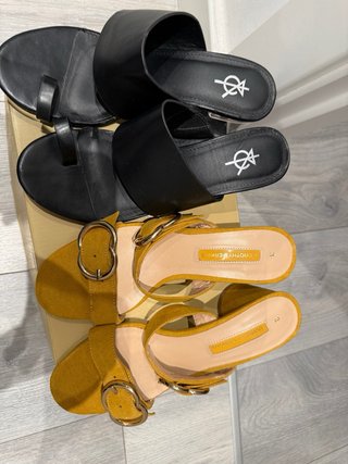 Sandalias Dorothy Perkins Negras y Amarillas