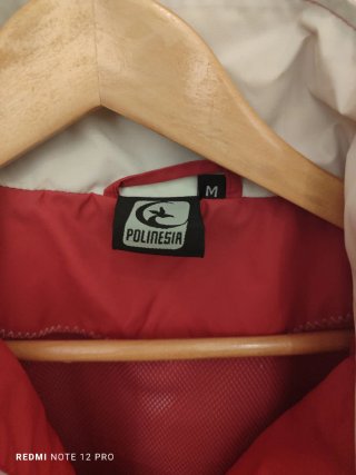 Chubasquero rojo