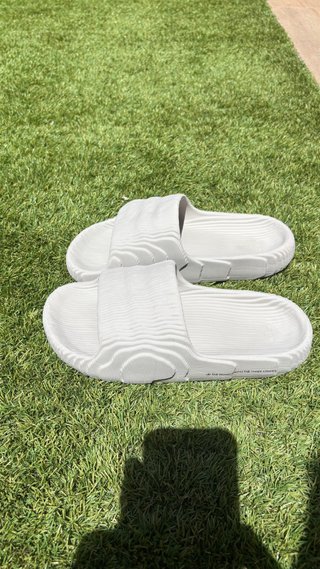Adidas Adilette 22 Talla 41 Gris