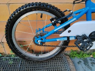 Bicicleta infantil blu