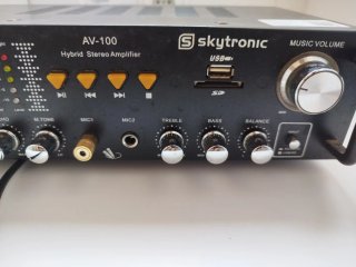 Amplificador Skytronic AV-100 Karaoke USB SD
