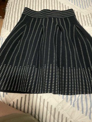 Falda de cuero negra con cinturón
