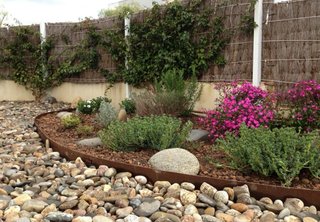jardinero, mantenimiento y riego automatico.