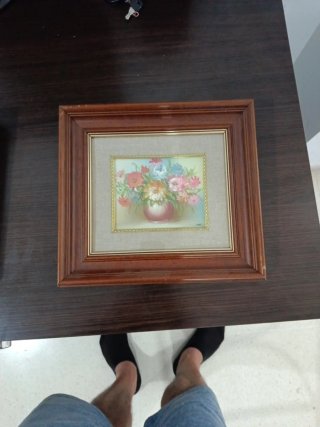 Cuadro de flores en marco de madera
