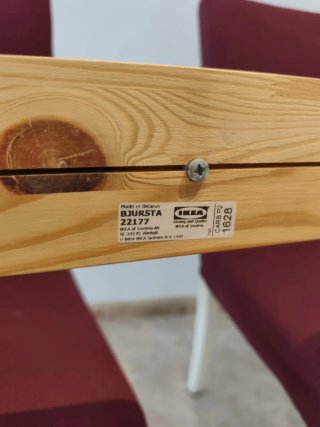 Mesa y 4 sillas comedor