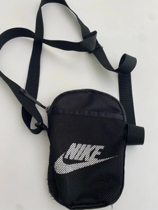 Riñonera Nike Negra