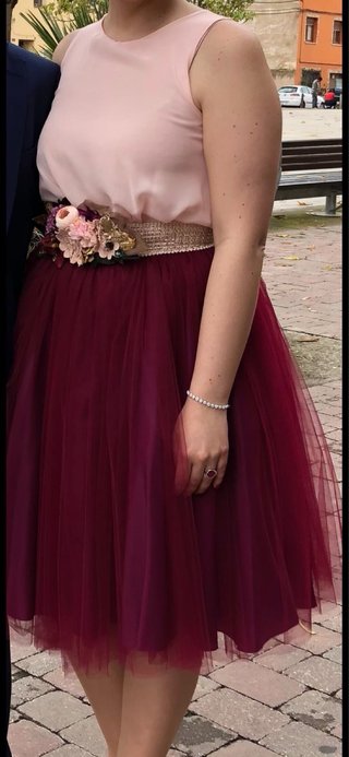 Body rosa + falda tull color vino