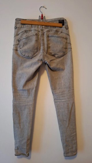 Pantalón elástico gris