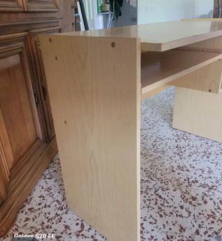 Escritorio madera color nogal-SOLO ENTREGA EN MANO