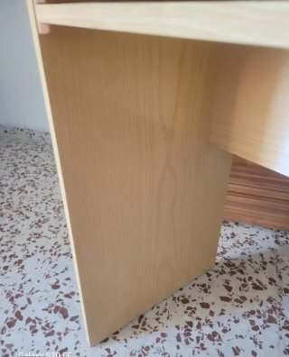 Escritorio madera color nogal-SOLO ENTREGA EN MANO