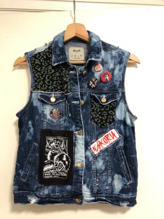 Chaleco vaquero punk lejiado