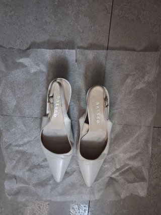 Sandalias de piel blancas BALLCO