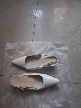 Sandalias de piel blancas BALLCO