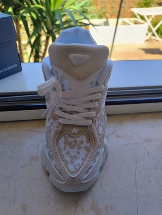New Balance 9060 Beige/Bianco