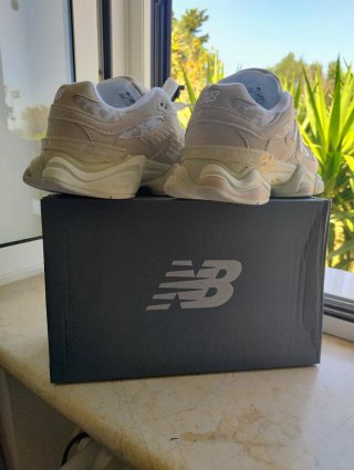 New Balance 9060 Beige/Bianco