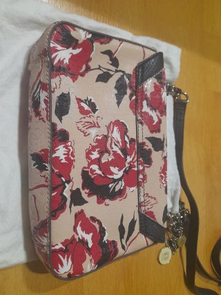 Bolso Guess fiesta floral