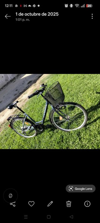 Bicicleta Orbea azul con cesta