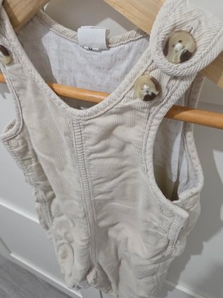 Peto de pana beige para bebé