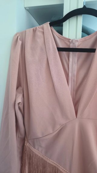Vestido rosa con flecos