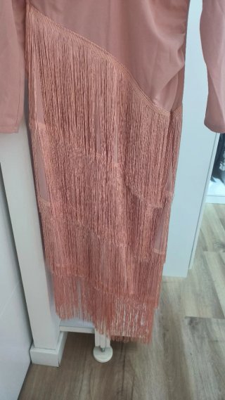 Vestido rosa con flecos
