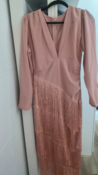 Vestido rosa con flecos