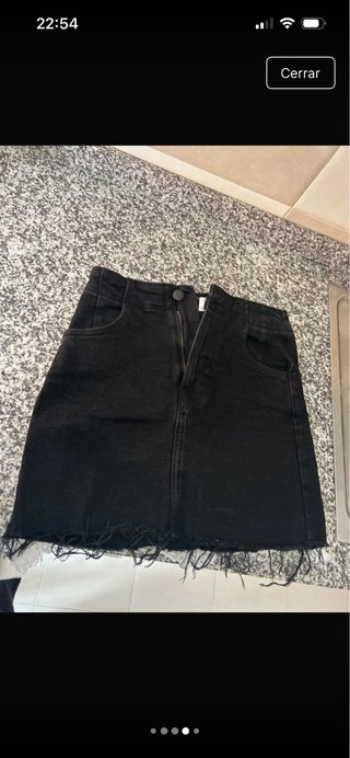 Faldas Bershka negras y blancas