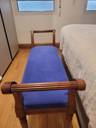 Banco pie de cama o recibidor azul