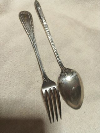 Antiguos cubiertos de plata