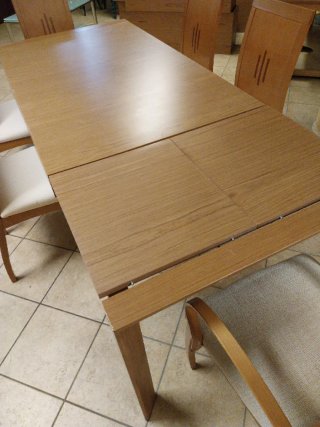 Mesa extensible y 6 sillas + mueble