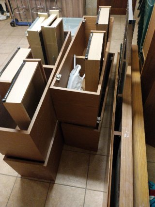 Mesa extensible y 6 sillas + mueble
