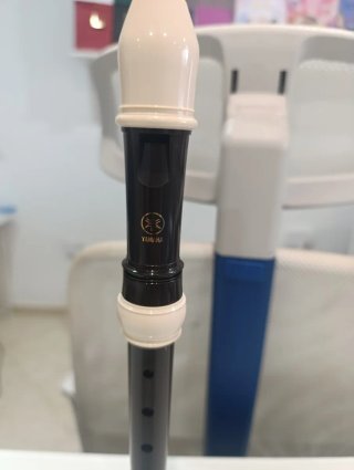 Flauta Yamaha Negra y Blanca
