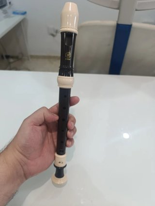 Flauta Yamaha Negra y Blanca