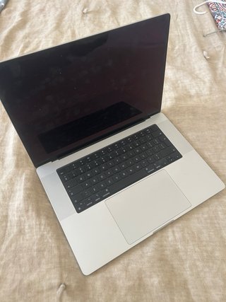 MacBook Pro Max 2025 16 36GB GPU32 NE16 nucleos