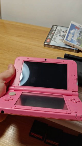 Nintendo 3DS XL Rosa + 8 Giochi