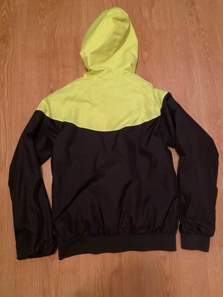 Chaqueta Nike Windrunner Negra y Amarilla
