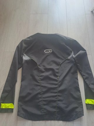 Cortavientos Kalenji Negro y Amarillo
