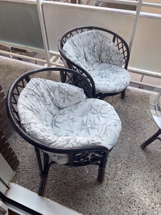 Conjunto de muebles de caña para terraza