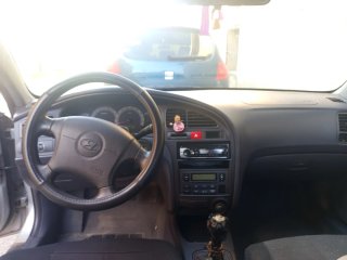 Hyundai Elantra 2001