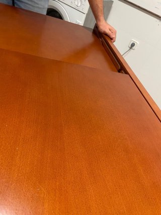 Mesa de comedor de madera