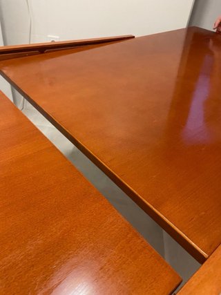 Mesa de comedor de madera