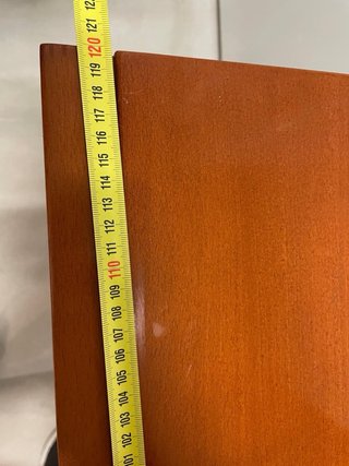 Mesa de comedor de madera